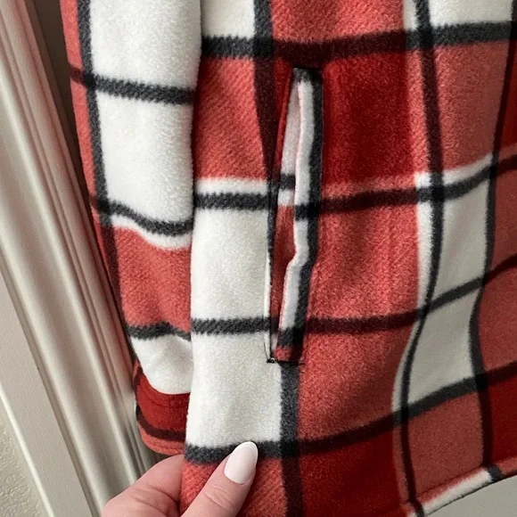 ☘️LAST CHANCE!! Red and White Plaid Women's Jacket - Picture 3 of 5
